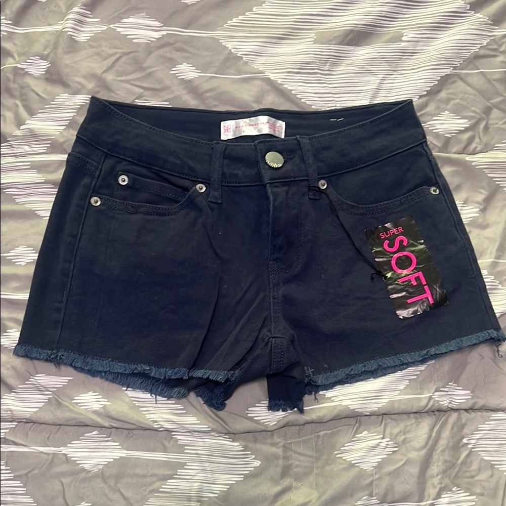NEW No Boundaries Navy Denim Shorts - size 5